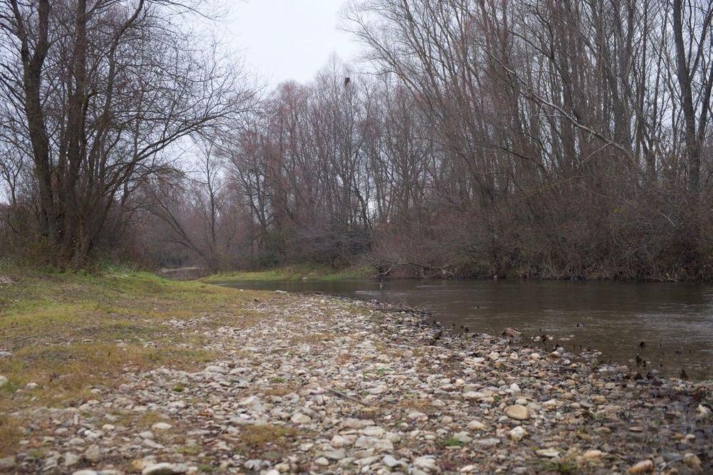 Kleiner Fluß am Hotel