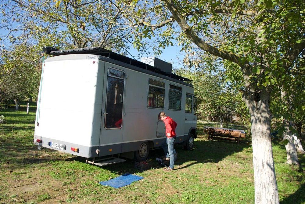 Eike bei aufpumpen der Auffahrhilfen